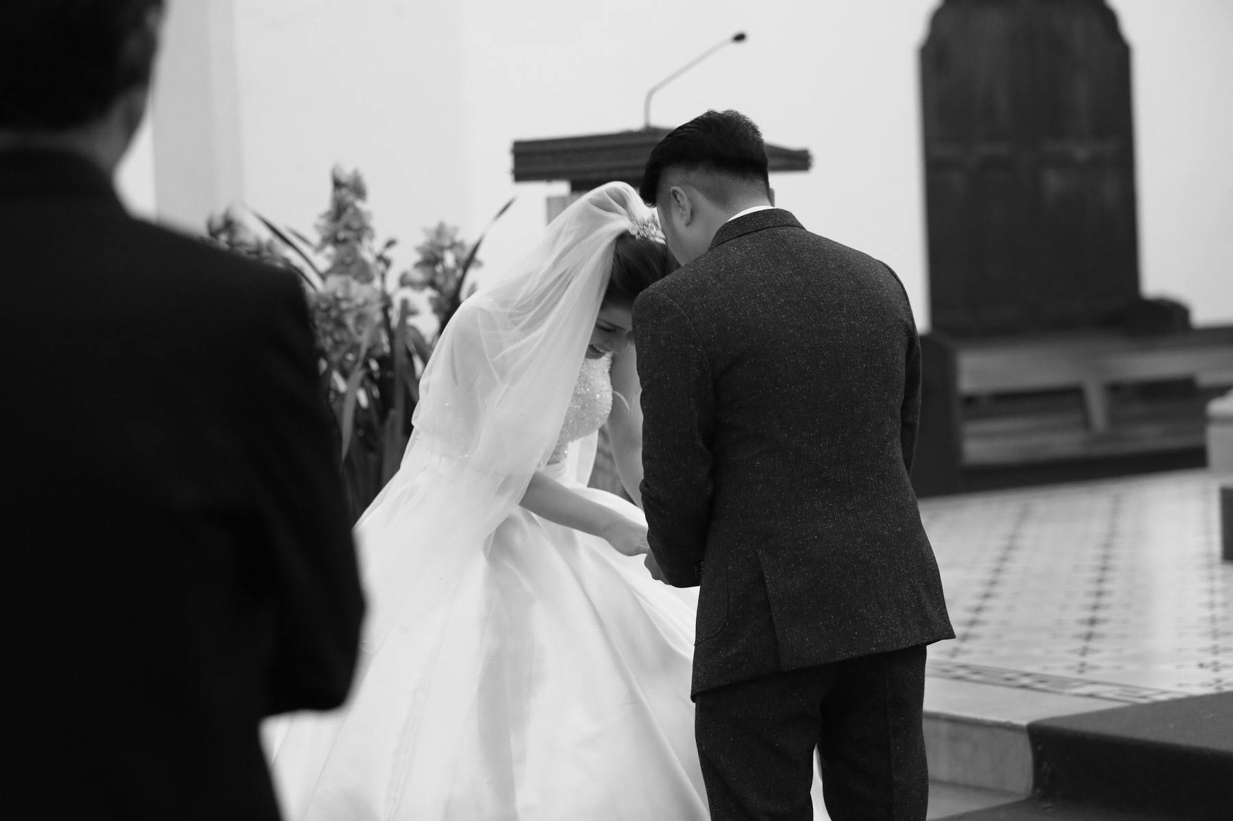 Giây phút hạnh phúc trong hôn lễ tại nhà thờ Chánh Tòa Đà Lạt.