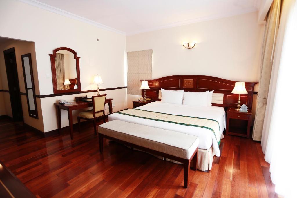 Phòng Junior Suite khách sạn Sài Gòn Đà lạt 