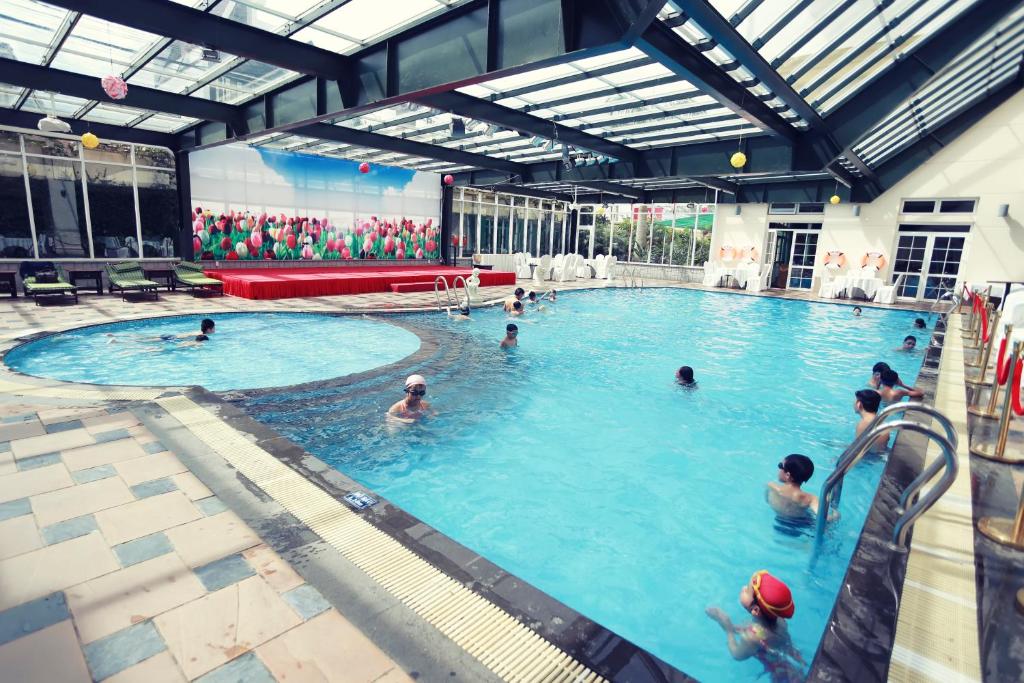 Hồ bơi khách sạn Sài Gòn Đà Lạt 
